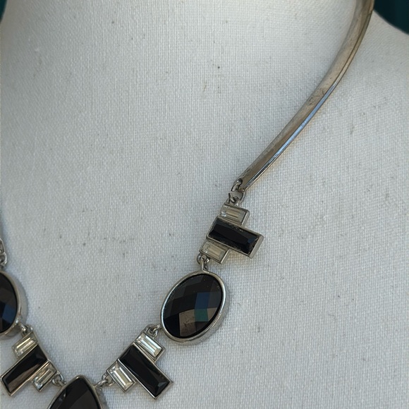 White House Black Market statement necklace - Picture 6 of 7